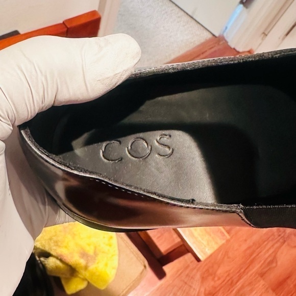COS Whole Cut Chelsea Oxfords. - Picture 13 of 14
